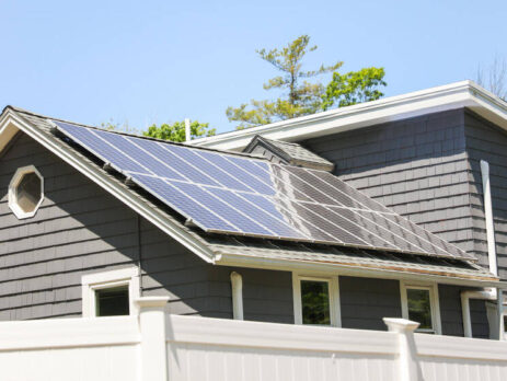 solar batteries in Canada